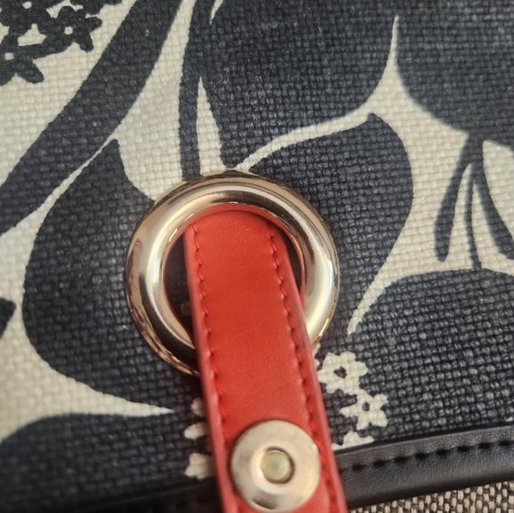 Spartina 449 Privateer Shoulder Bag. Closure is missing a piece - Picture 4 of 9